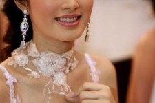 柳州人妖皇后(中国富豪娶人妖皇后)