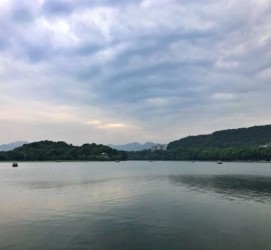 柳州杭州自助游(杭州自助游旅游攻略)