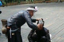 柳州欲带老伴游遍中国(带着老伴去旅游)