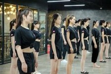 柳州兼职模特进修班(学生怎么兼职模特)