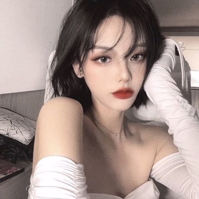 柳州伴游女生李幻极的资料