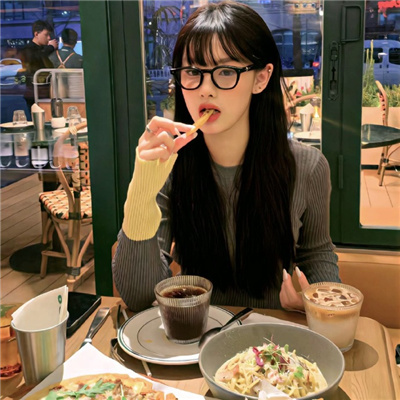 柳州伴游女生娄婷的资料
