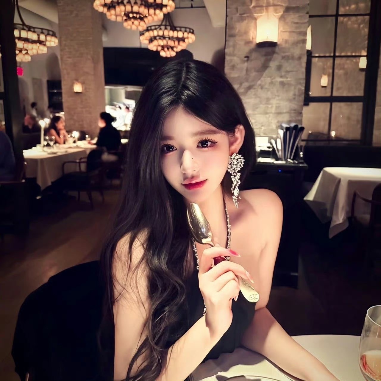 柳州伴游女生蓝盈盈的资料